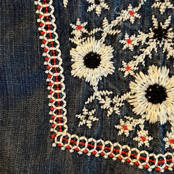 2/$10 J Jill Denim shirt with embroidery.  EUC. No signs of wear Small - Picture 4 of 8
